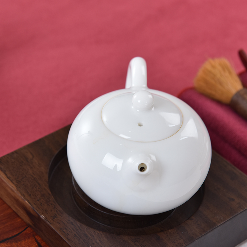 Dehua white porcelain all hand little shih tzu pot of Chinese kung fu tea sets filter, ceramic large household teapot