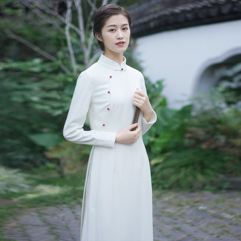 Junior winter women's dress improved Chinese style lace white hair white hair robe Aude long-edition dress