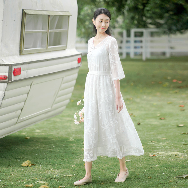 First cicadas 2022 Summer new women Improved Chinese vintage Elegant Gentle Fairy white Snow spinning Liandress
