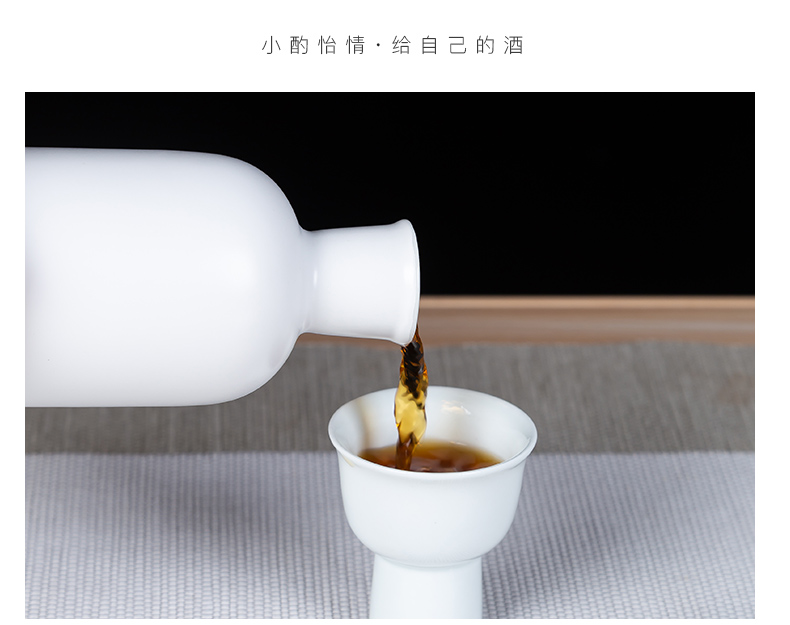 Jingdezhen ceramic bottle. Two small white liquor bottles little hip empty bottles creative sealed jars customization