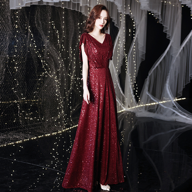 Red Engagement Dress for the Bride, Suitable for Everyday Wear, with a High-End Feel, Casual Wedding Dress for the Day of the Wedding