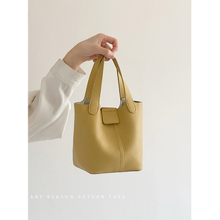PU soft leather bucket bag 2025 new casual shoulder bag Japanese and Korean style small bag Versatile crossbody handbag Medium stiff women's bag