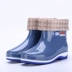Cộng với giày đi mưa nhung nữ ống ngắn đi mưa giày chống nước nữ Rainshoes