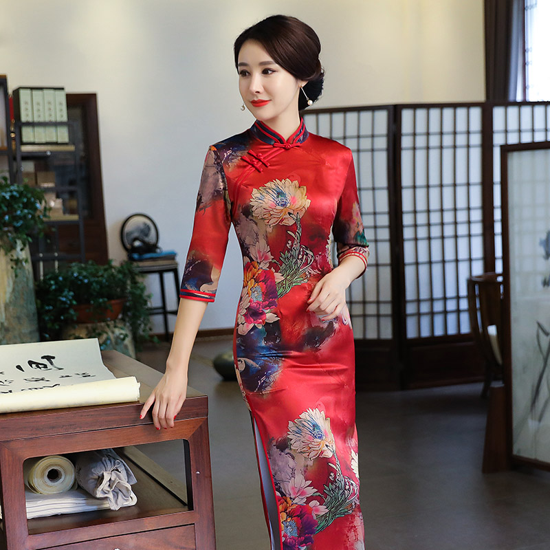 Summer retro long elegant elite cheongsam, 2024 years, city style, Chinese style, fitted