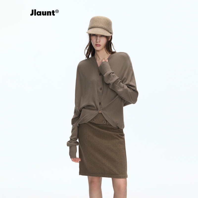 Jlaunt Retro Bat-Sleeve Knitted Cardigan Jacket for Women in Autum, Loose and Slim, Casual Long-Sleeved Top