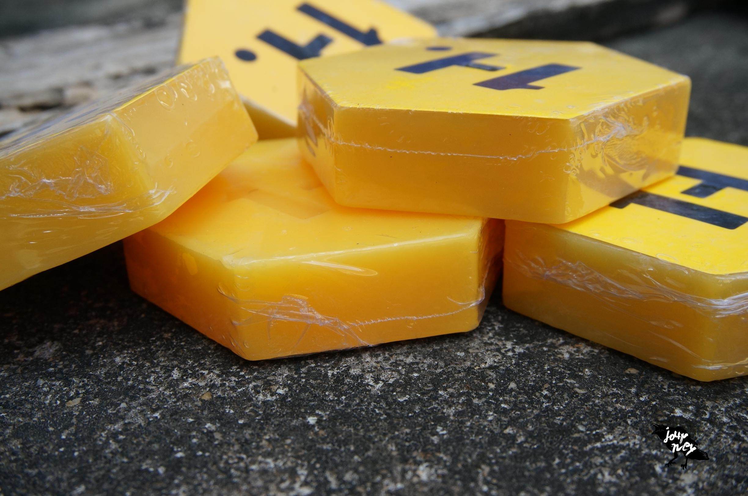 Специальный воск. Специальный воск. Прозрачный воск для бровей. Специальный воск. 1200.