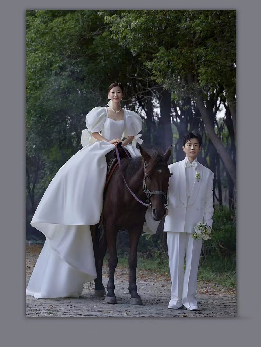 Satin main wedding dress 2024 new big drag out door gauze French court style retro big size bow bubble sleeve