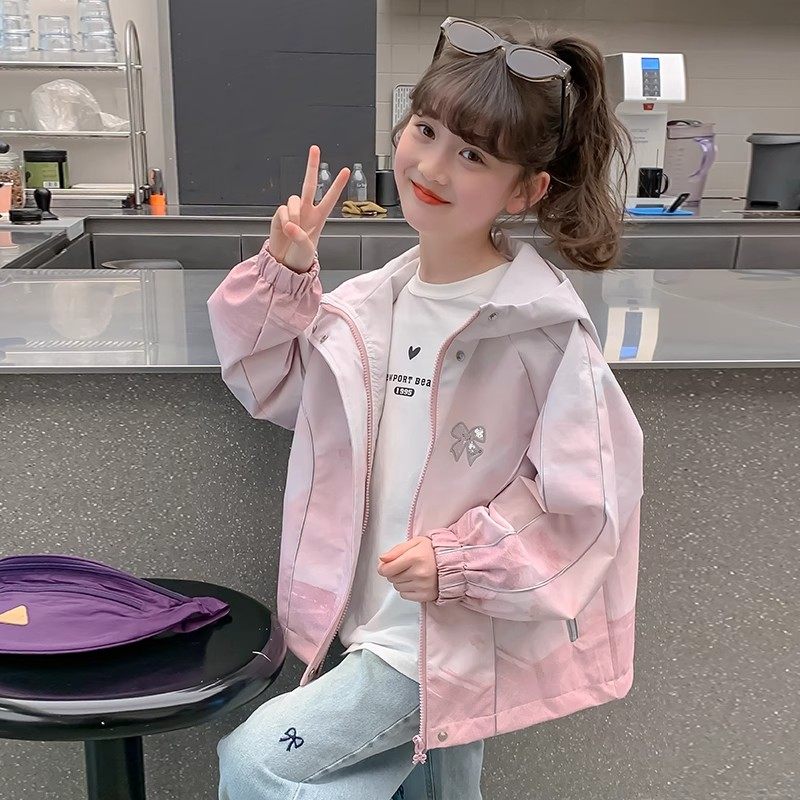 女の子用春秋コート、2025年新作スタイリッシュな子供服、グラデーションフード付きトップス、子供用春ジャケット