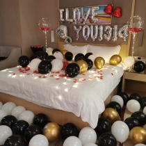 Bobo ball rose petals anniversary balloon net red Chinese Valentines Day marriage proposal confession decoration balloon layout