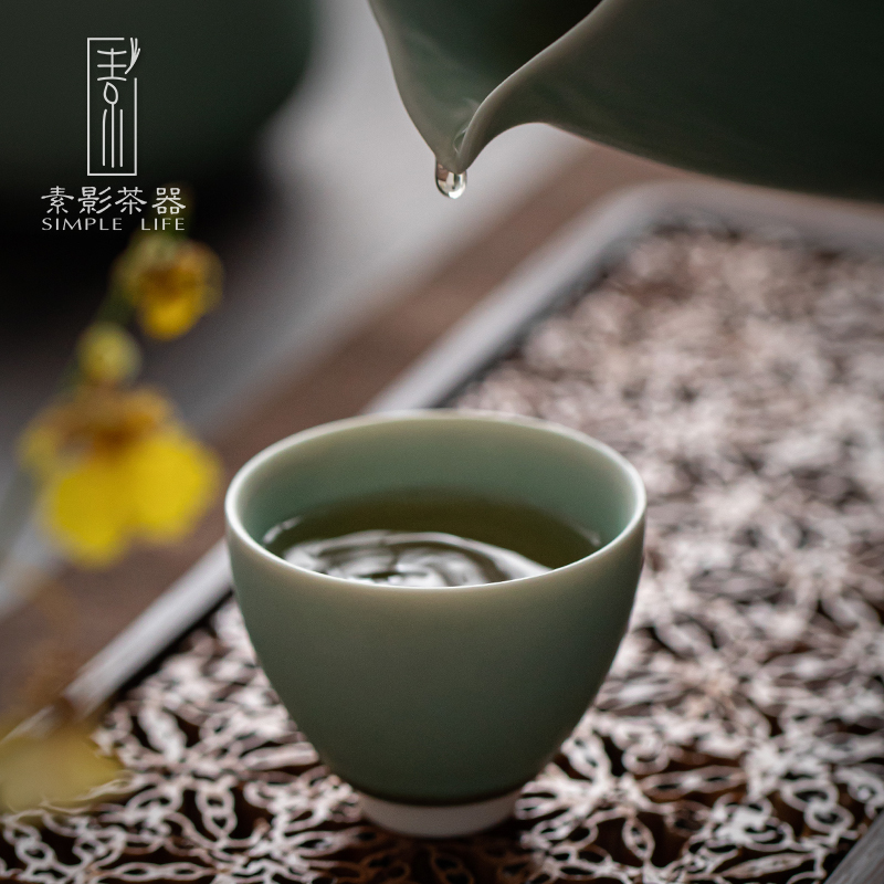 Plain film soda green ceramic kung fu tea cup single CPU Japanese green glaze creative little kung fu tea sample tea cup