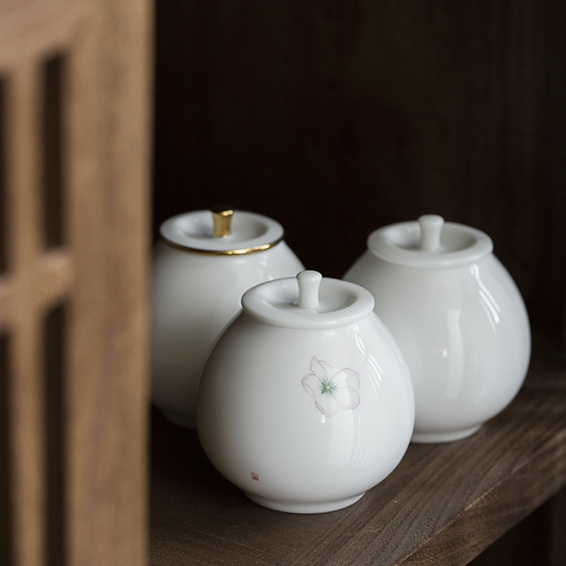 Plain film white porcelain small ceramic tea caddy fixings portable storage tanks miles peach blossom put with cover sealed container pot