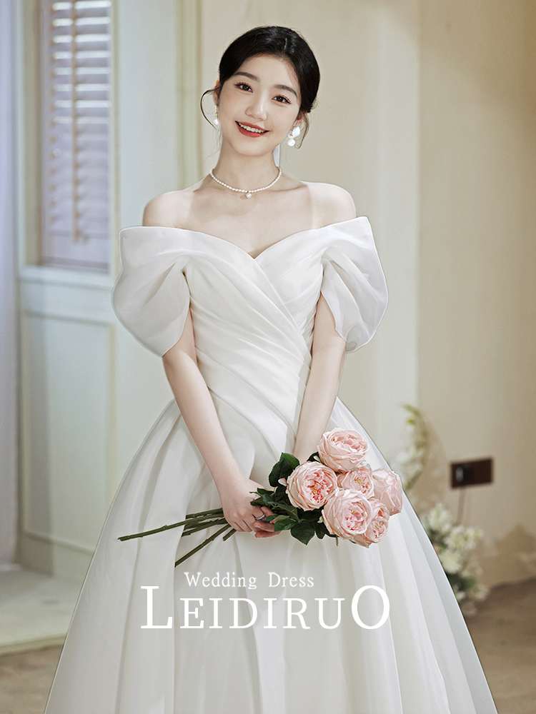 Elite wedding dress for bride, french style, 2023 collection, open shoulders, suitable for teen