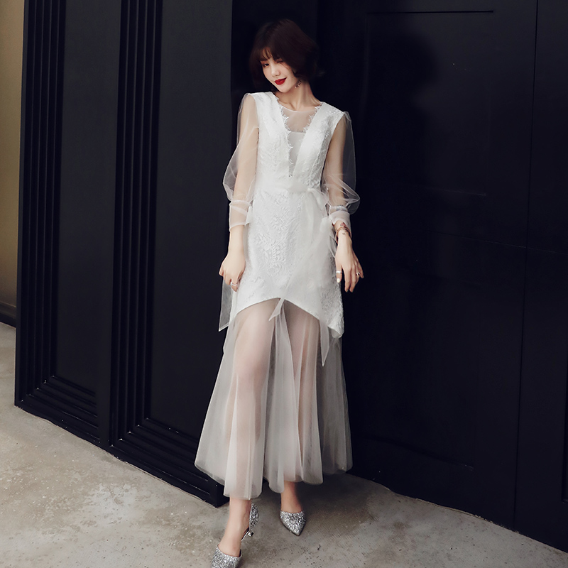 White Small Light Evening Gown Dress Woman 2021 New Banquet Temperament High End Design Sense Senior Long Version of Yuanyuan Annual Meeting