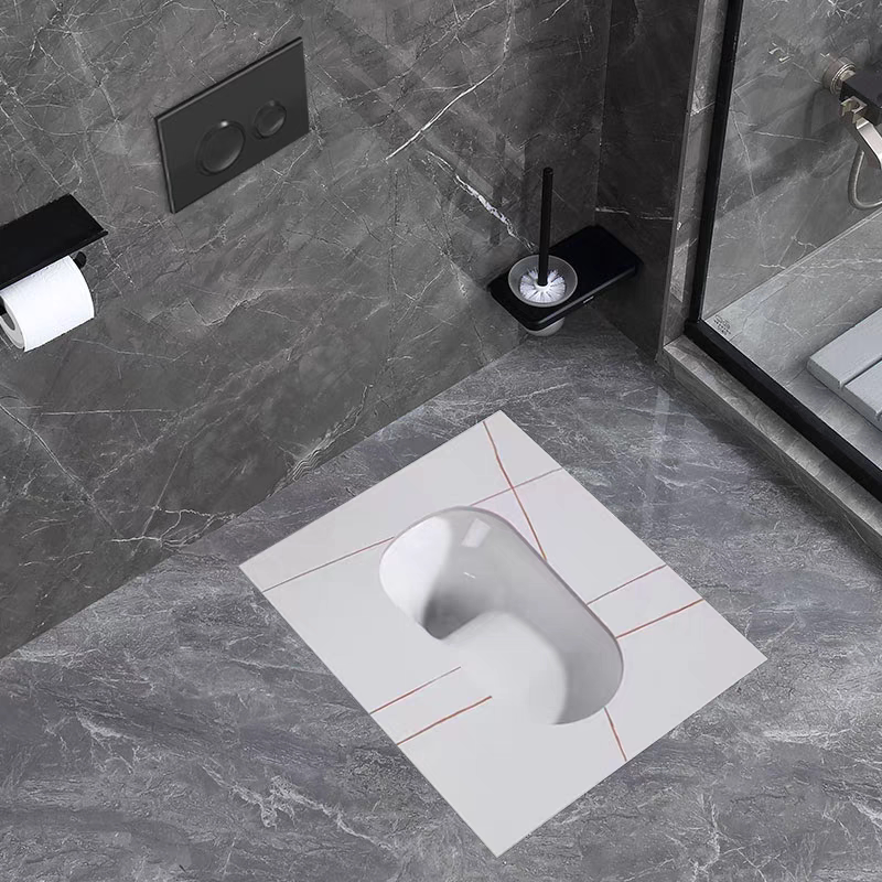 Hidden Water Tank in the Bathroom, Black Non-Slip Squat Toilet, Smart Anti-Odor Squat Toilet, Automatic Flushing, Splash-Proof