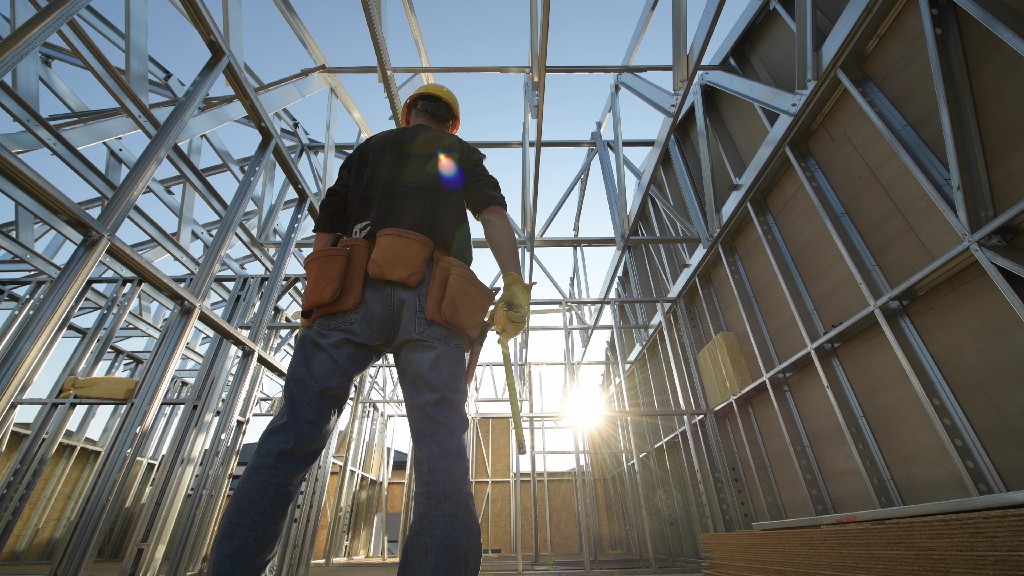 【实拍视频】建筑工人背影实拍视频素材-PoseAe