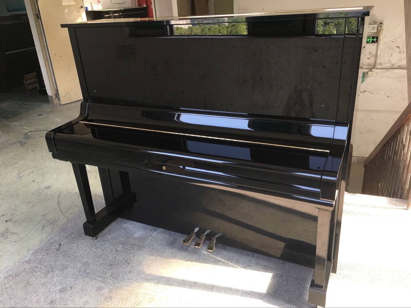 Nhật Bản nhập khẩu đàn piano thẳng đứng Yamaha U3M dành cho người mới bắt đầu chơi thử đàn piano xịn	
