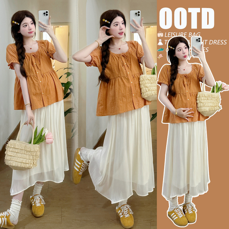 ~Pregnant Women's Stylish Summer Outfit in Pumpkin Color: Doll-Style Shirt with Puff Sleeves and Belly-Supporting Skirt Set
