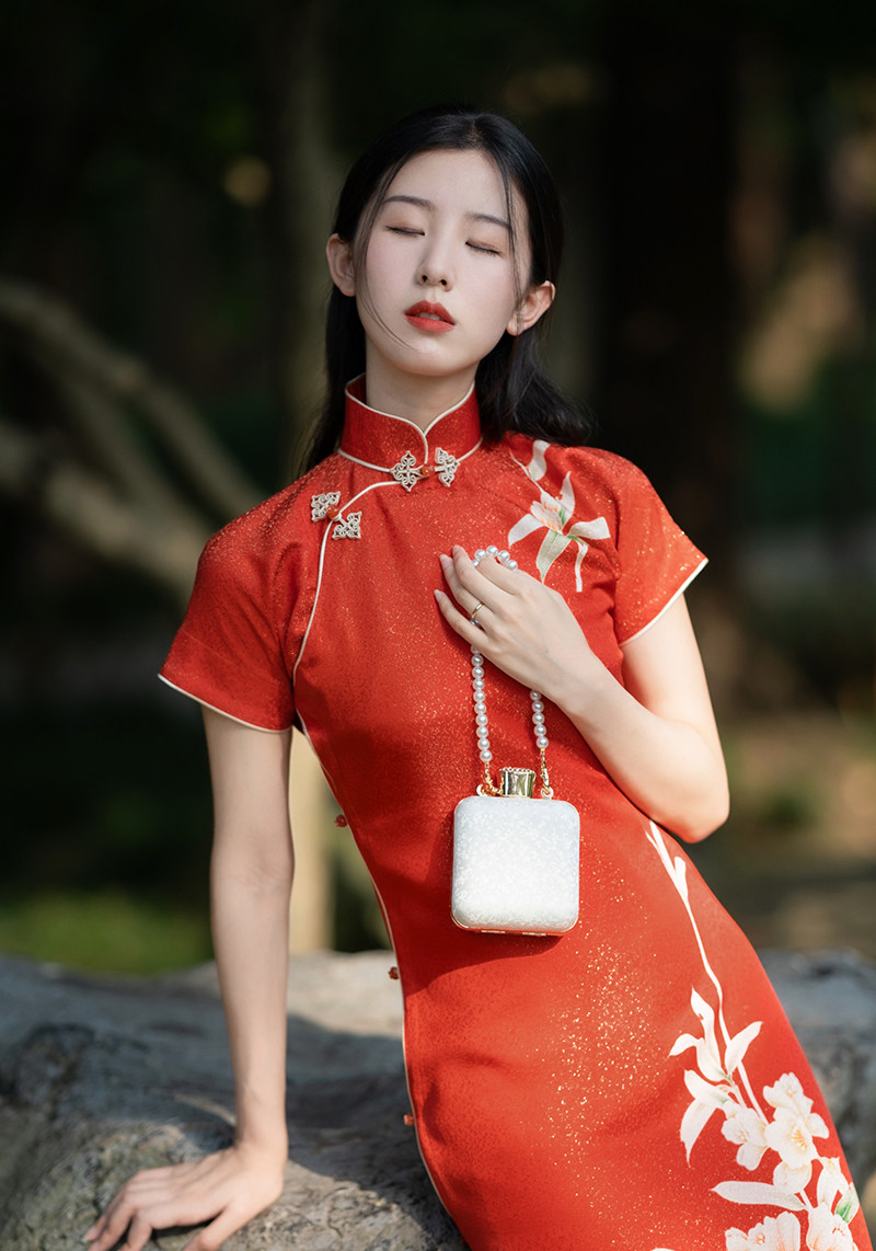 Upper new price) Pomegranate flower) A retro piece of vintage true silk sashimi with a short sleeve petaway with short sleeve petals-Taobao