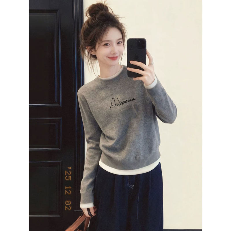 Gray Thermal Round Neck Faux Two-Piece Regular Shoulder Long-Sleeve T-Shirt for Women, Fashionable Versatile Thick Base Shirt Top for Autumn and Winter