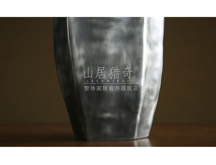 Polyhedral geometry of the big black ceramic vase hotel club sample room soft furnishing articles special - shaped flat bottle ornament