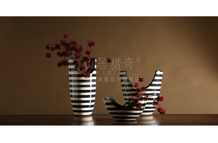 New Chinese style household act the role ofing is tasted, the sitting room is creative flower arranging flower implement three - piece ceramic vase furnishing articles u - shaped vase