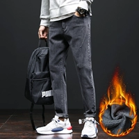 Черно -разгрный бархат