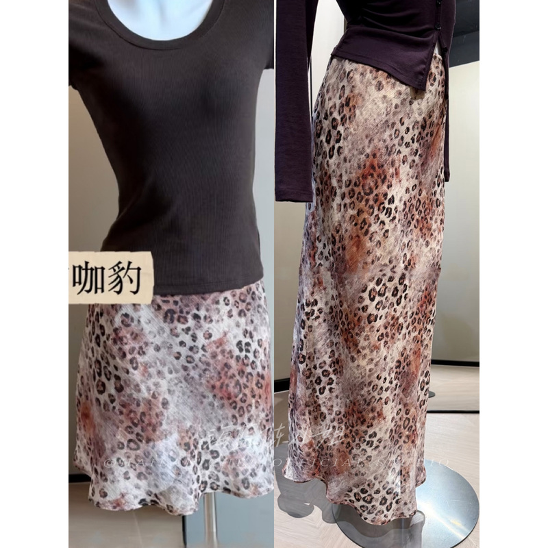 Leopard Aesthetic* Becomes the Center of Attention, Slimming Chiffon Leopard Print with a Chic Vibe, Spring and Summer Vacation Style, Long Skirt and Short Skirt