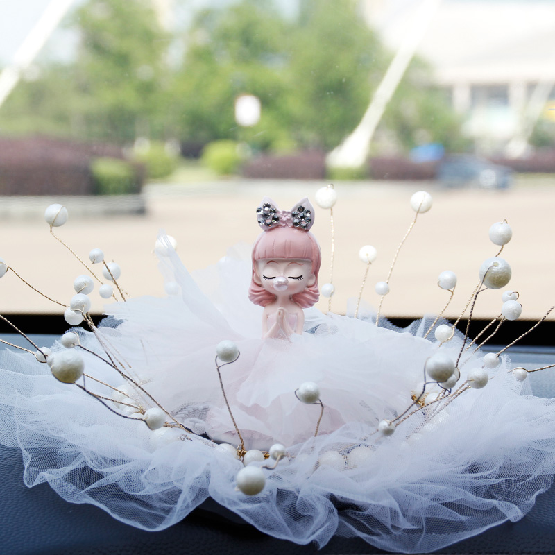 Net red car interior decoration ornaments car creative cute center console supplies Daquan beautiful interior goddess models