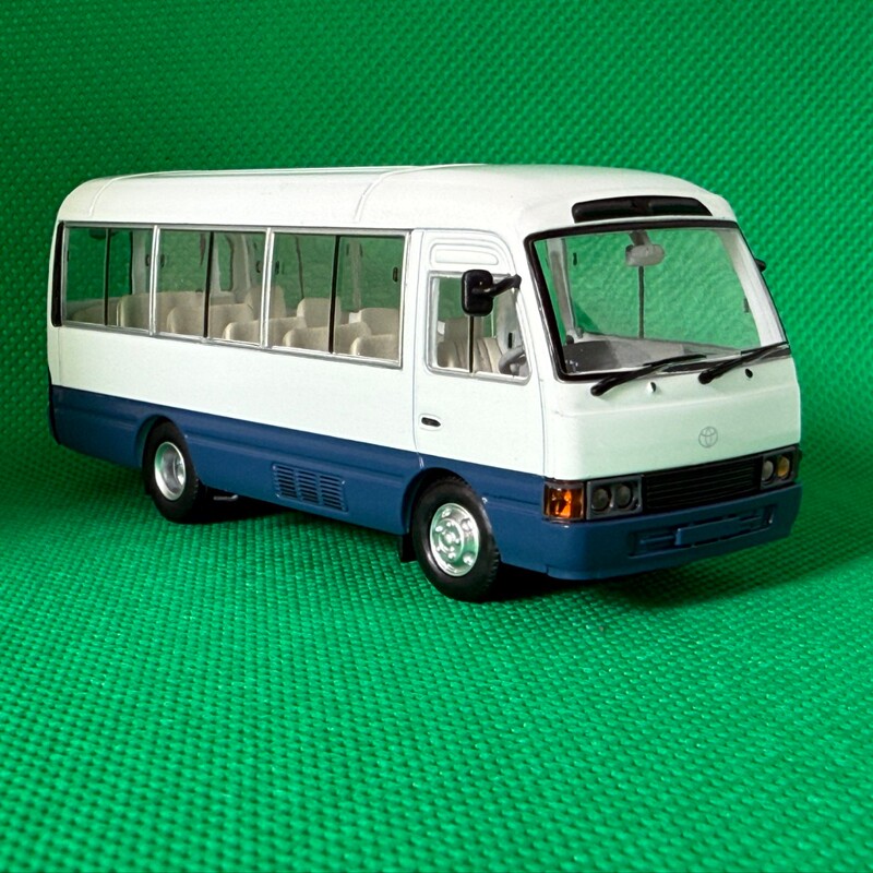 Dbgt X Xia Dong 1:64 Toyota Coaster Minibus Alloy Car Model Boyfriend Gift Collection Dbgt X Xia Dong 1:64 Toyota Coaster Minibus Alloy Car Model Boyfriend Gift Collection