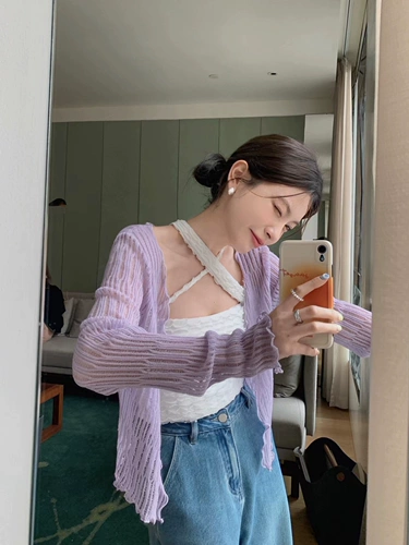 Зеленый трикотажный тонкий дизайнерский свитер, лонгслив, кардиган, тренд сезона, V-образный вырез