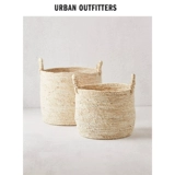 Подготовка корзин для хранения корзин в стиле корзин в стиле и грязная одежда городской одежды.