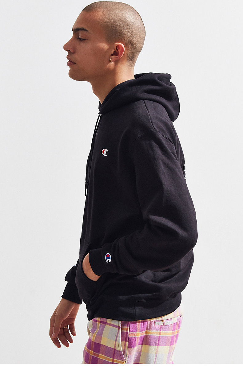 Champion Champion thêu trùm đầu áo len cao cổ của nam giới thể thao Hoodie UrbanOutfitters độc quyền