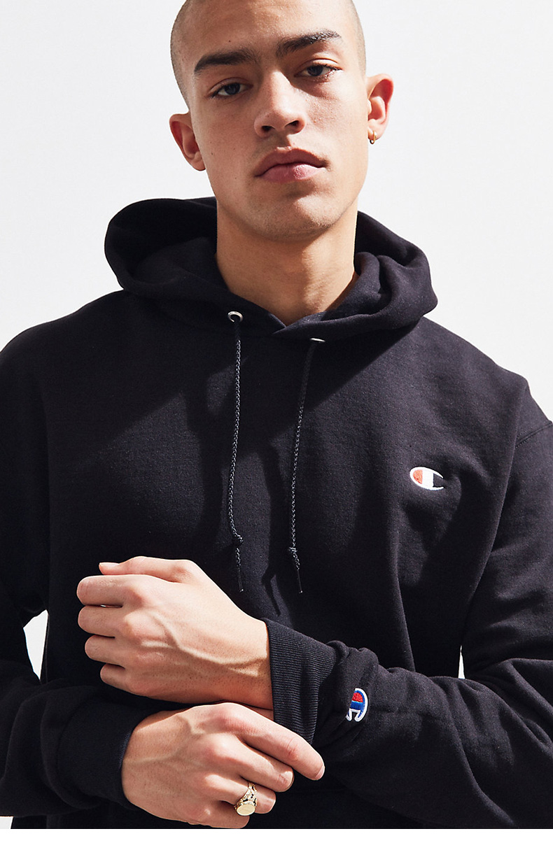 Champion Champion thêu trùm đầu áo len cao cổ của nam giới thể thao Hoodie UrbanOutfitters độc quyền