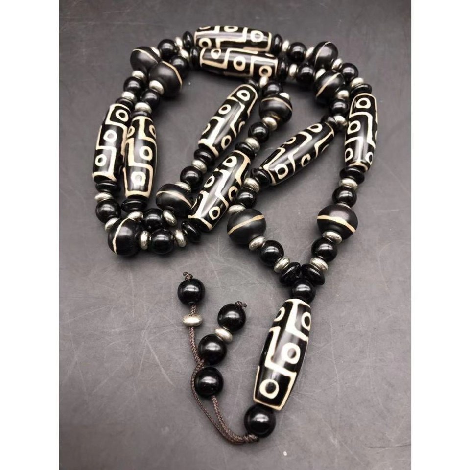 藏传天珠九眼项链到底有何独特魅力？适合现代人佩戴吗？