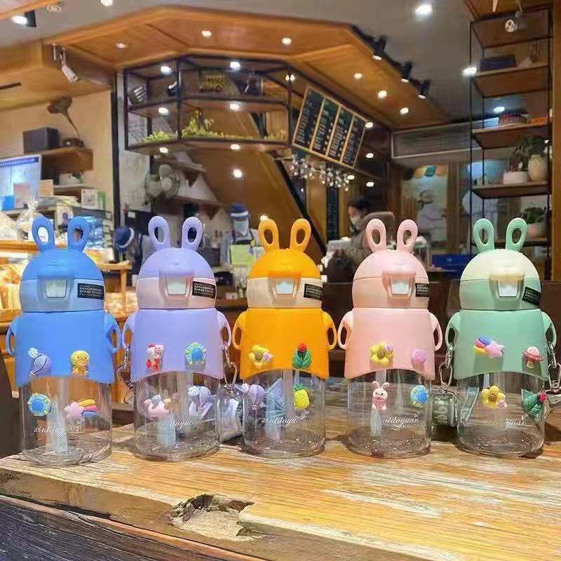 Student fashion straw cup Korean cartoon cute water cup children's portable leak-proof plastic cup net red outdoor cup