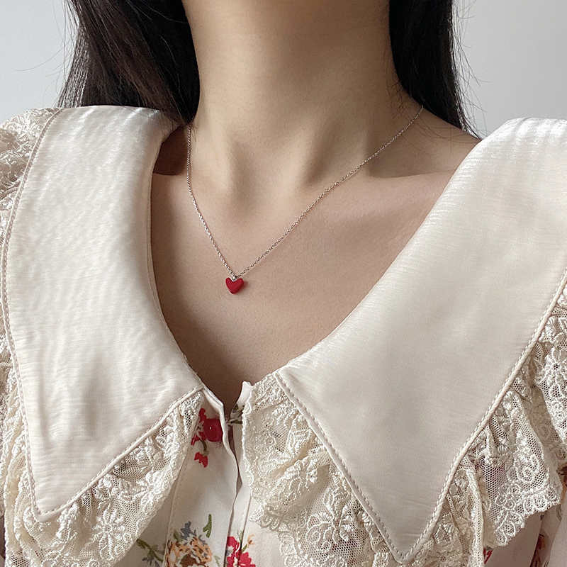 925 Pure Silver Red Heart Necklace Woman Summer 2022 Tide Small Crowd Design Sensation Lock Bone Chain Loving Lukewarm Wind 100 Hitch Pendant