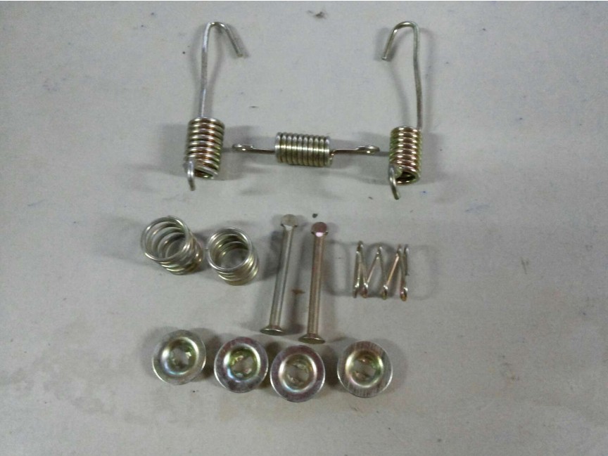 Futian tricycle oil brake spring three-wheeled locomotive accessories oil brake block spring 220 oil brake disc spring