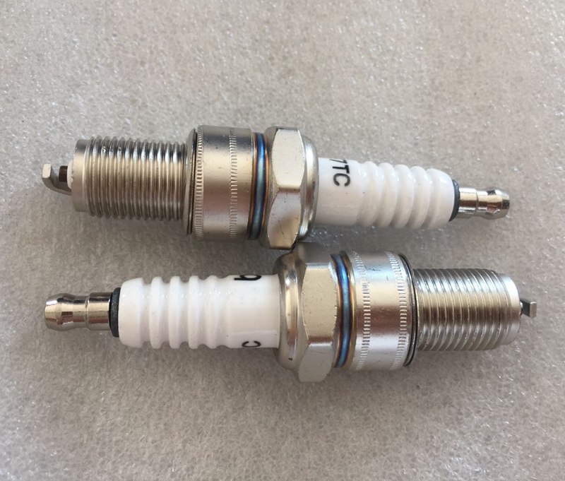 Zongshen Futian Jinma Pioneer Sandi Longxin tricycle two-cylinder 276 462 465 Double-cylinder spark plug sleeve