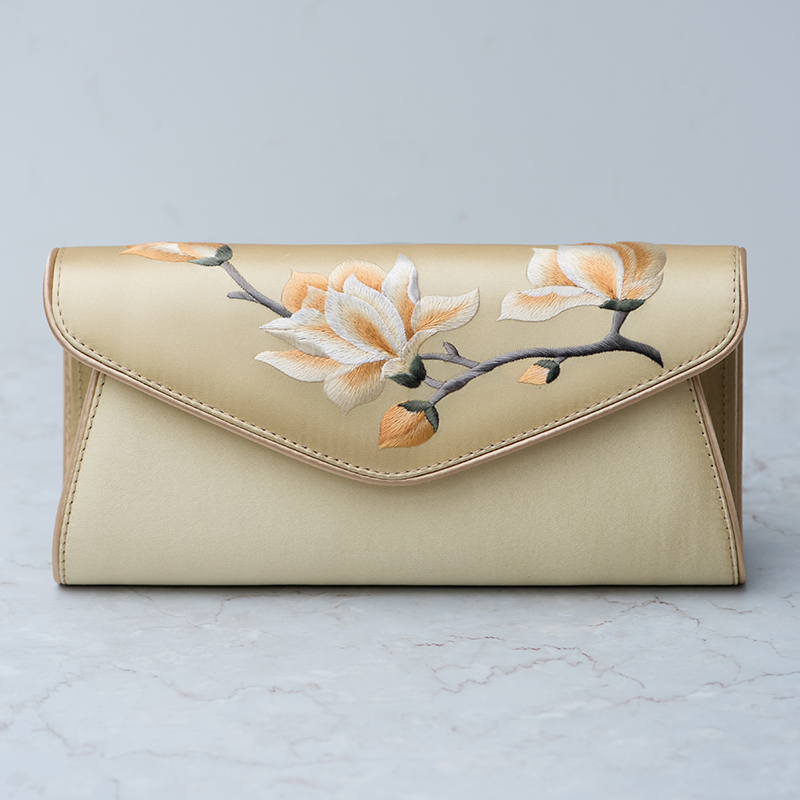 Chinese Style Evening Party Retro Clutch Bag with Silk Embroidery, Suitable for Pairing with Cheongsam, Featuring Suzhou Embroidery, a Traditional Handicraft for Ladies