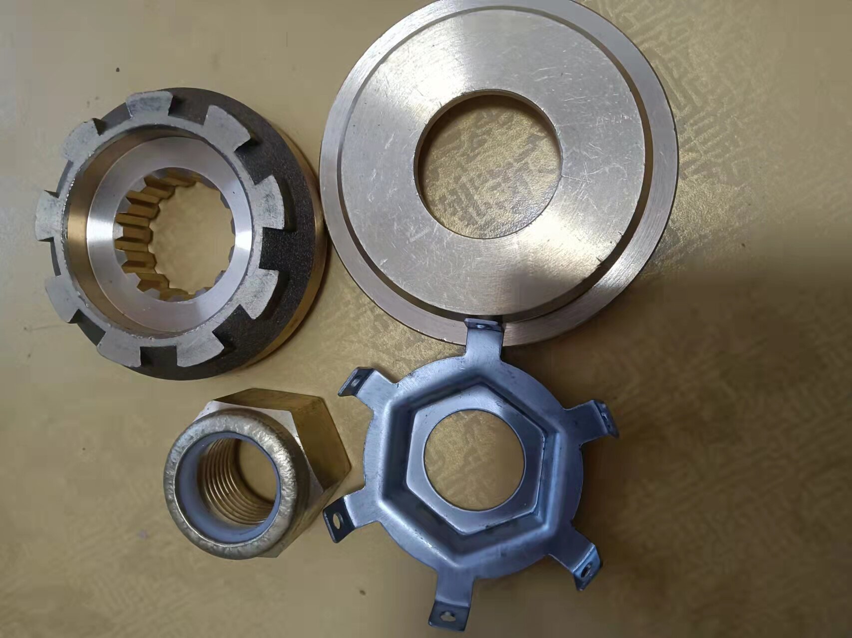 Adapted Mountain Leaf Mercury 15 to 250 horsepower mounted with 15 gaskets