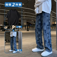 Синяя черная футболка