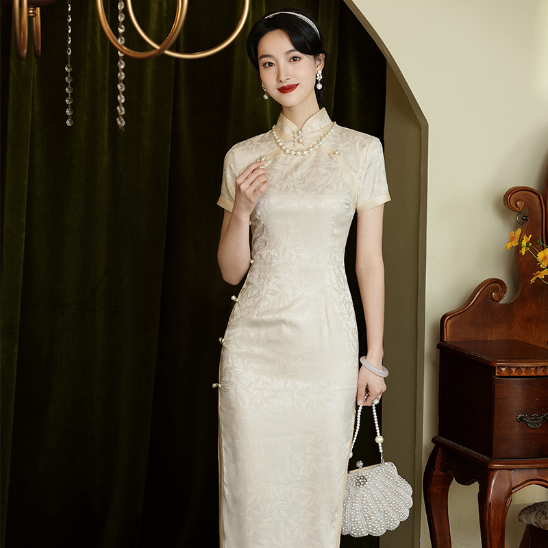 Retro lightweight cheongsam, elite dress, light style Retro lightweight cheongsam, elite dress, light style