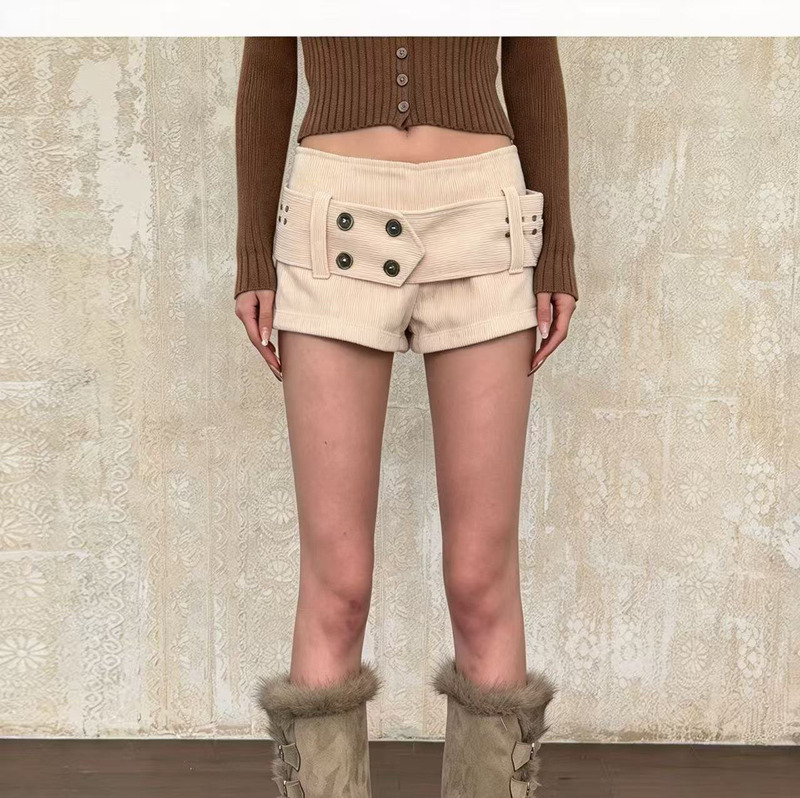 Retro Apricot Corduroy Shorts for Women, New Autumn and Winter Style with Rivet Belt, Slim Fit, Korean Style, Workwear, Slimming, Hip-Hugging Hot Pants