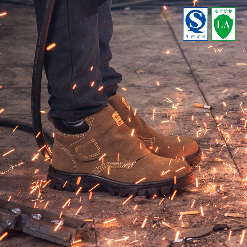 Welder's Safety Shoes for Men, Summer Breathable, Anti-Scalding, Steel Toe Cap with Steel Plate, Cowhide, Anti-Smash, Anti-Puncture Safety Shoes Welder's Safety Shoes for Men, Summer Breathable, Anti-Scalding, Steel Toe Cap with Steel Plate, Cowhide, Anti-Smash, Anti-Puncture Safety Shoes
