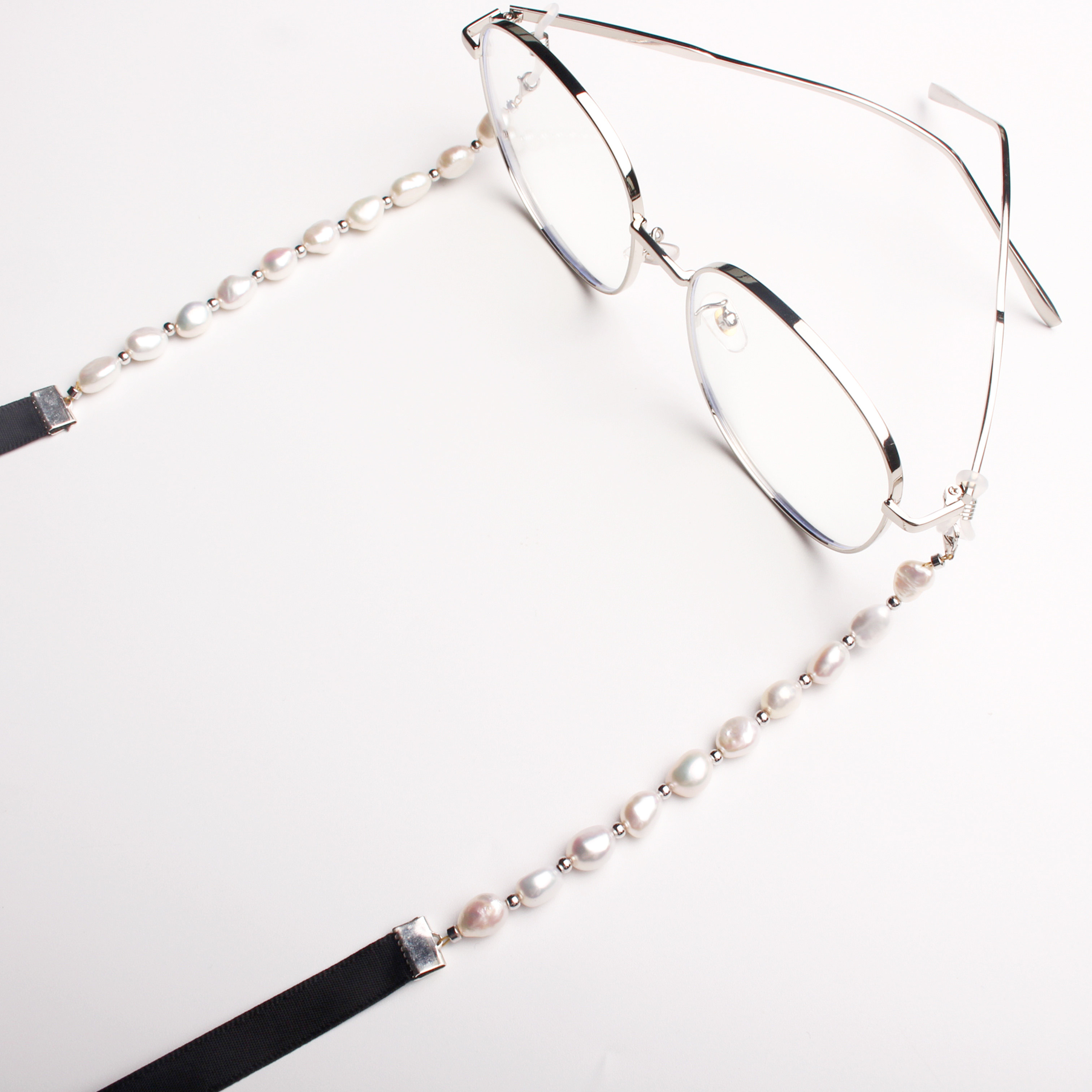 Small fragrance glasses chain female hanging neck choker neck neck personality retro fashion convenient anti-slip sunglasses hanging