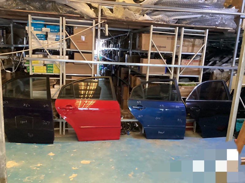 Mazda 6 Door Assembly: Left Front Door, Right Front Door, Left Rear Door, Right Rear Door, Mazda 6 Driver's and Passenger's Front Door, Rear Door Mazda 6 Door Assembly: Left Front Door, Right Front Door, Left Rear Door, Right Rear Door, Mazda 6 Driver's and Passenger's Front Door, Rear Door