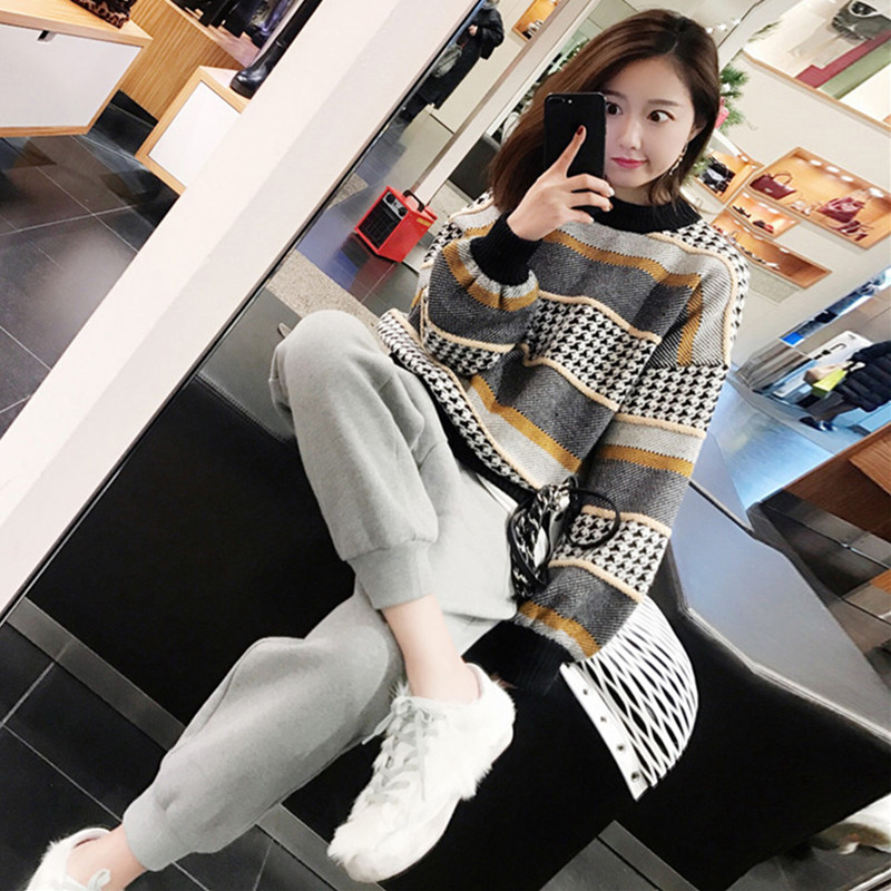 Pregnant woman suit out of fashion models 2022 new spring and autumn season online red with loose sweater and gestation with two sets