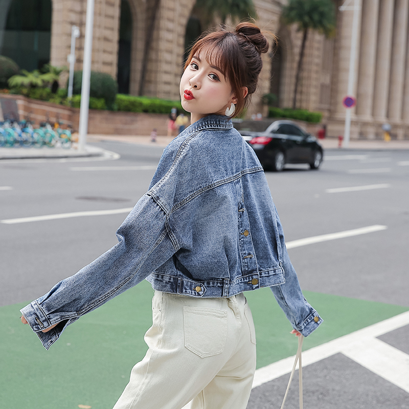 Back Slit Button Denim Jacket for Women, Short Style, 2026 Spring and Autumn New Model, Petite Junior High School Student Jacket, Trendy
