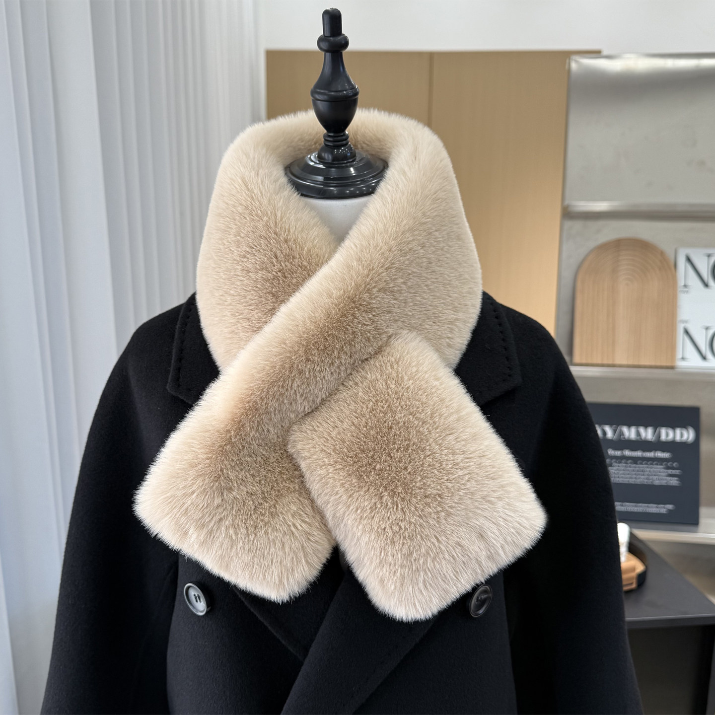 Korean style autumn/winter faux rabbit fur scarf, double-sided plush, thickened, warm, versatile, women's student scarf with fur collar.