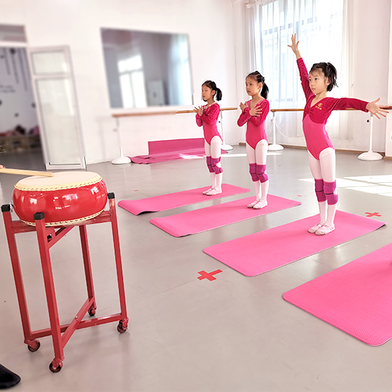 Dance rhythm drum teacher classroom class special cowhide watch props musical instrument big red playing national dance drum stand